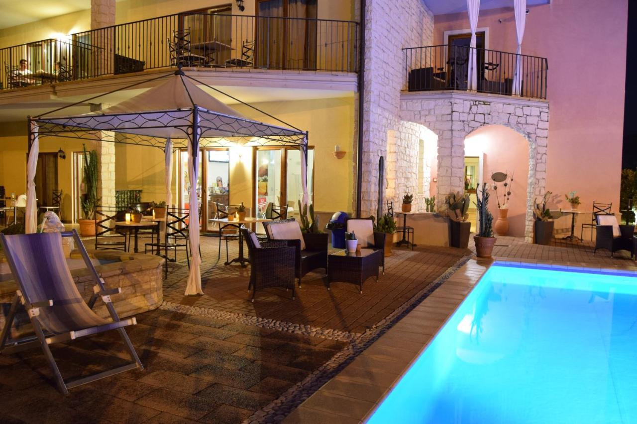 Aparthotel Residenza Le Due Torri Riva del Garda Exterior foto